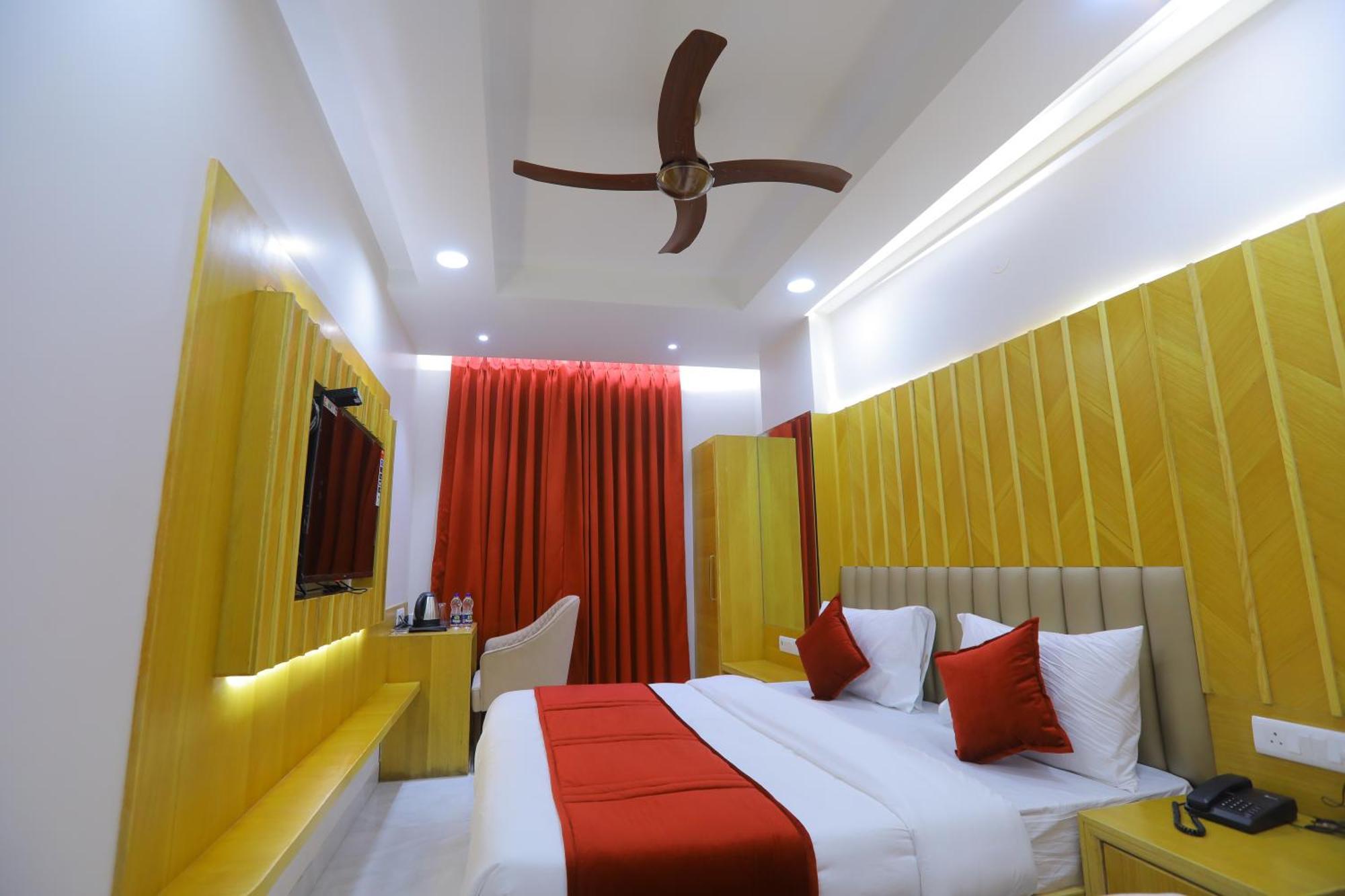 Hotel Glitz - Walk In From New Delhi Railway Station Dış mekan fotoğraf