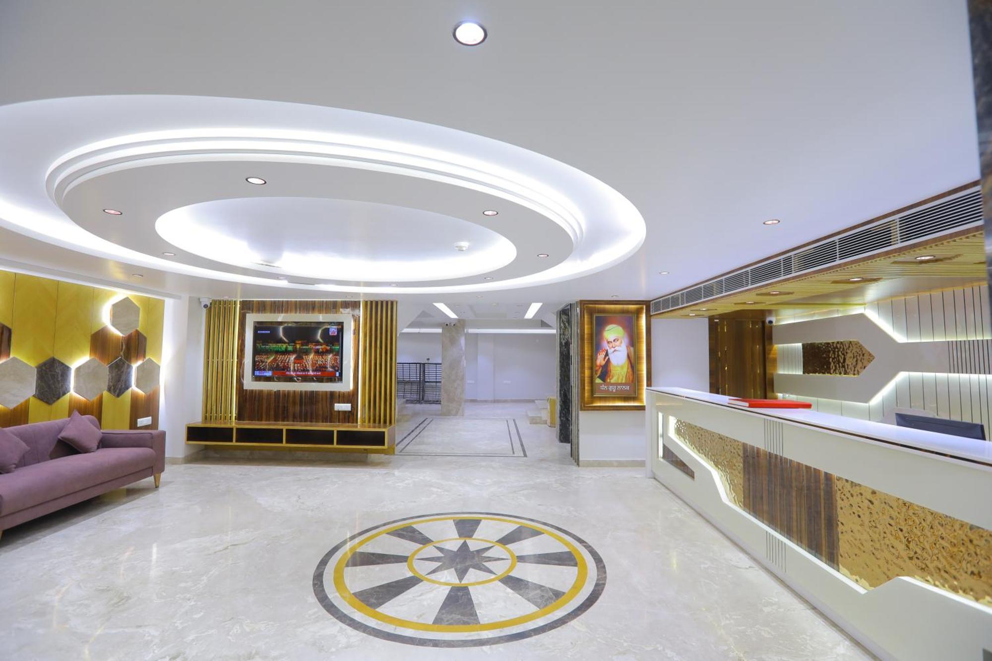 Hotel Glitz - Walk In From New Delhi Railway Station Dış mekan fotoğraf